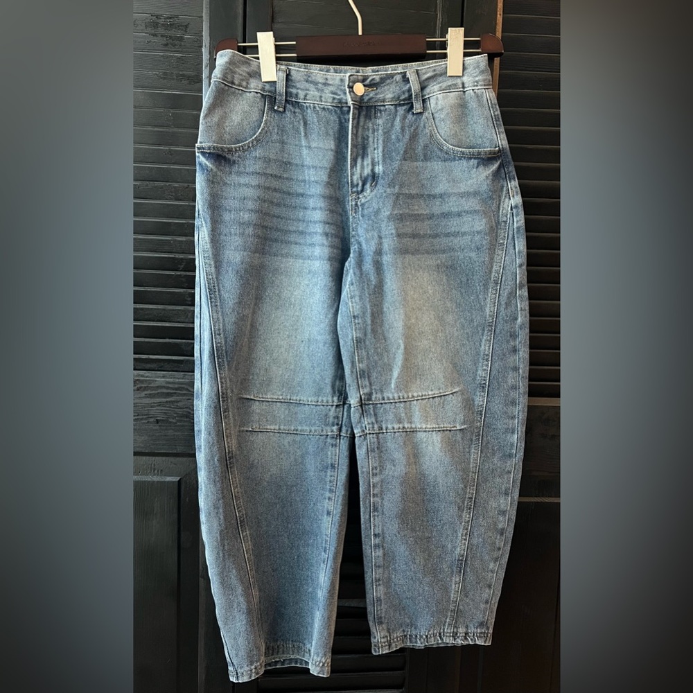 Forever 21 /by SHEIN barrel jeans size 27 NWT